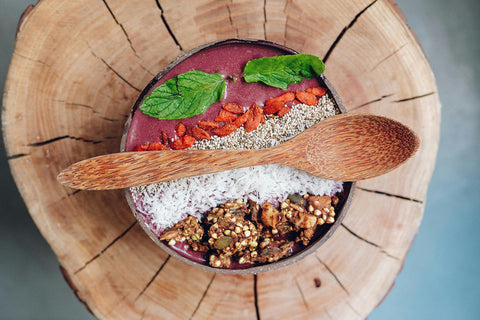 Das perfekte Frühstück: Leckere Bowls mit Nüssen und Trockenfrüchten - Burghardt Delicious